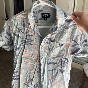 Billabong boy’s Sundays short sleeve shirt, never worn. Medium